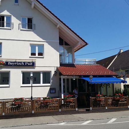 Apartments Zum Bayrisch Pub Weißenhorn Exteriör bild