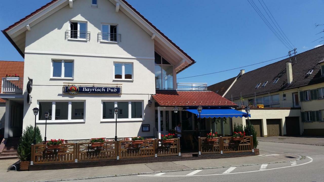 Apartments Zum Bayrisch Pub Weißenhorn Exteriör bild